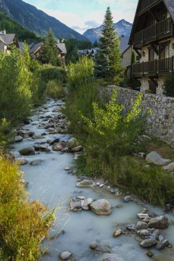 Boi, Arties, Aran Vadisi, İspanya, ormanlar, nehirler, şelaleler, dağlar