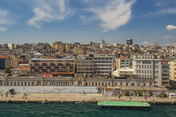 İstanbul, TuIstanbul, Türkiye. Bosphorusrkey 'den geliyor. Boğaz boşluğundan geliyor. Yüksek kalite fotoğraf