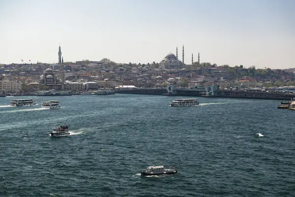 İstanbul, TuIstanbul, Türkiye. Bosphorusrkey 'den geliyor. Boğaz boşluğundan geliyor. Yüksek kalite fotoğraf