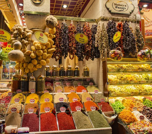 İstanbul 'daki Grand Bazaar' ın içinde. Yüksek kalite fotoğraf