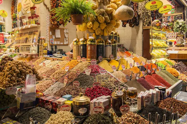 İstanbul 'daki Grand Bazaar' ın içinde. Yüksek kalite fotoğraf