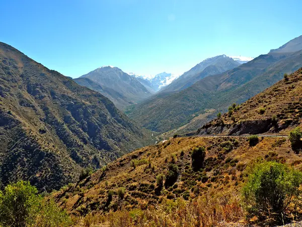 Santiago de Chile 'den And Dağları' nın güzel etekleri. Yüksek kalite fotoğraf