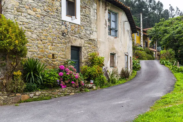 Santianes, İspanya 'nın Asturias şehrinde bir kasaba. Yüksek kalite fotoğraf
