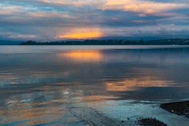 Puerto Varas, Şili 'de güzel bir gün batımı. Yüksek kalite fotoğraf