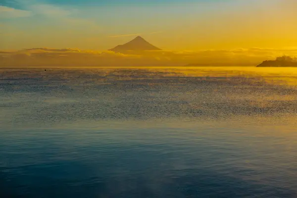 Puerto Varas, Şili 'de güzel bir gün batımı. Yüksek kalite fotoğraf