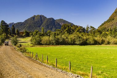 Peulla 'ya, Şili' ye, And Geçidi 'ne gidiyoruz. Yüksek kalite fotoğraf