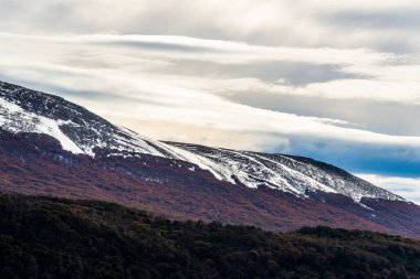 Güney Amerika, Arjantin ve Şili 'nin güney ucundaki Beagle Kanalı' ndan geçiyor. Yüksek kalite fotoğraf