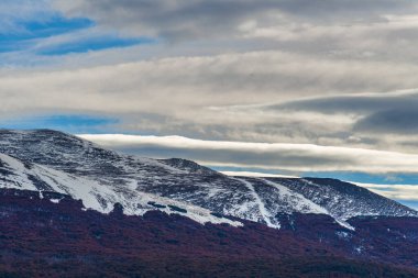 Güney Amerika, Arjantin ve Şili 'nin güney ucundaki Beagle Kanalı' ndan geçiyor. Yüksek kalite fotoğraf