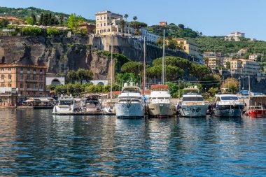 Muhteşem Capri Adası, Alamfi Sahili, Napoli Körfezi, İtalya. Yüksek kalite fotoğraf