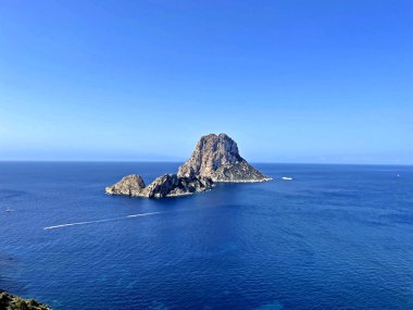 İspanya 'nın Balear Adaları, İbiza adasındaki Es Vedra. Yüksek kalite fotoğraf