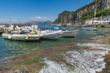 Muhteşem Capri Adası, Alamfi Sahili, Napoli Körfezi, İtalya. Yüksek kalite fotoğraf