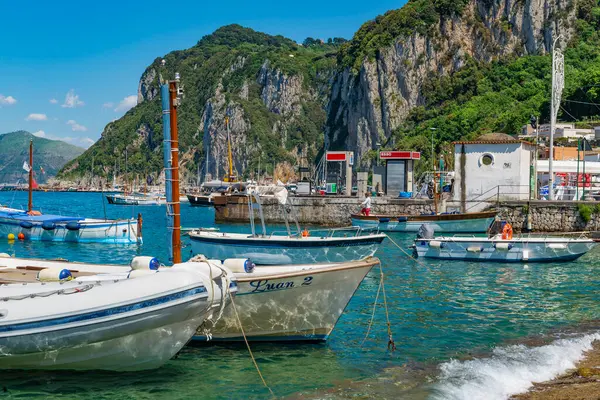 เกาะท ยอดเย ยมของ Capri ชายฝ งรวม าวของเนเป ตาล ภาพถ ายค — ภาพถ่ายสต็อก