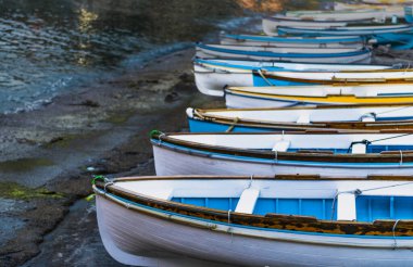 Muhteşem Capri Adası, Alamfi Sahili, Napoli Körfezi, İtalya. Yüksek kalite fotoğraf
