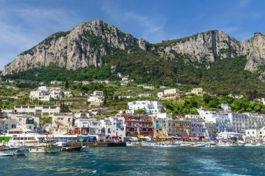 Muhteşem Capri Adası, Alamfi Sahili, Napoli Körfezi, İtalya. Yüksek kalite fotoğraf