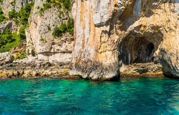 Muhteşem Capri Adası, Alamfi Sahili, Napoli Körfezi, İtalya. Yüksek kalite fotoğraf