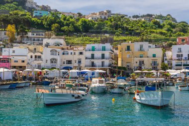 Muhteşem Capri Adası, Alamfi Sahili, Napoli Körfezi, İtalya. Yüksek kalite fotoğraf