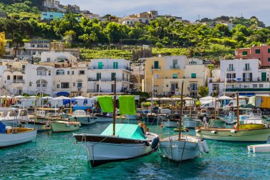 Muhteşem Capri Adası, Alamfi Sahili, Napoli Körfezi, İtalya. Yüksek kalite fotoğraf