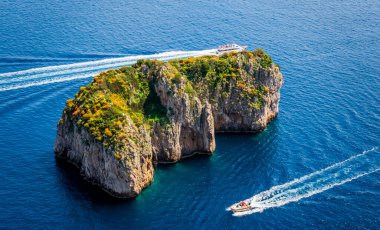 Muhteşem Capri Adası, Alamfi Sahili, Napoli Körfezi, İtalya. Yüksek kalite fotoğraf