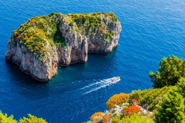 Muhteşem Capri Adası, Alamfi Sahili, Napoli Körfezi, İtalya. Yüksek kalite fotoğraf