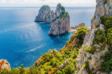 Muhteşem Capri Adası, Alamfi Sahili, Napoli Körfezi, İtalya. Yüksek kalite fotoğraf
