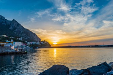 Muhteşem Capri Adası, Alamfi Sahili, Napoli Körfezi, İtalya. Yüksek kalite fotoğraf