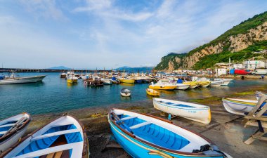 Muhteşem Capri Adası, Alamfi Sahili, Napoli Körfezi, İtalya. Yüksek kalite fotoğraf