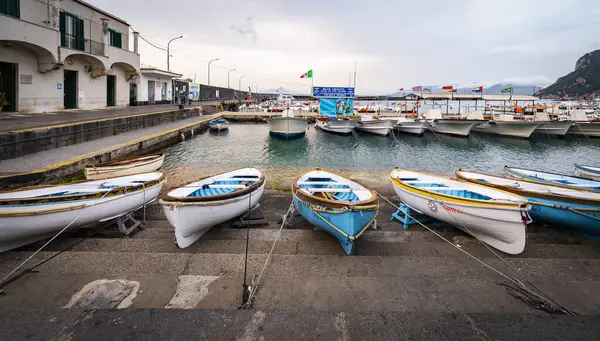 Muhteşem Capri Adası, Alamfi Sahili, Napoli Körfezi, İtalya. Yüksek kalite fotoğraf
