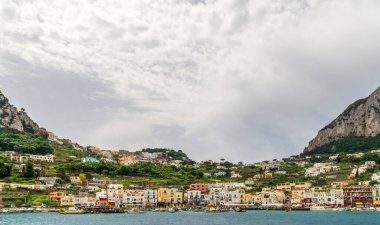 Muhteşem Capri Adası, Alamfi Sahili, Napoli Körfezi, İtalya. Yüksek kalite fotoğraf