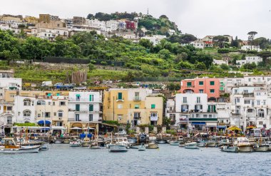 Muhteşem Capri Adası, Alamfi Sahili, Napoli Körfezi, İtalya. Yüksek kalite fotoğraf