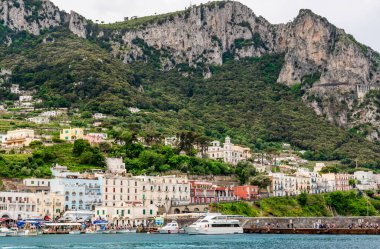 Muhteşem Capri Adası, Alamfi Sahili, Napoli Körfezi, İtalya. Yüksek kalite fotoğraf