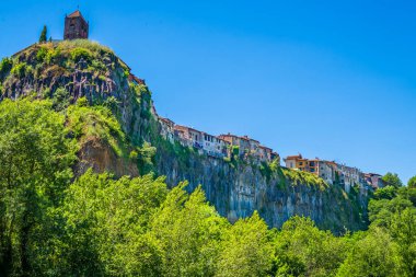 Castellfollit de la Roca, comarca de La Garrocha, Gerona, Katalonya, İspanya. Yüksek kalite fotoğraf