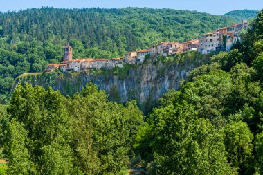Castellfollit de la Roca, comarca de La Garrocha, Gerona, Katalonya, İspanya. Yüksek kalite fotoğraf