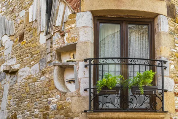 Güzel Begur kasabası, Costa Brava, Calalonia, Girona, İspanya 'nın bir mücevheri. Yüksek kalite fotoğraf
