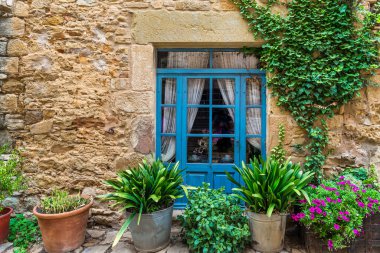 Peratallada, İspanya 'nın kuzeyindeki Katalonya eyaletinde yer alan bir şehirdir. Yüksek kalite fotoğraf