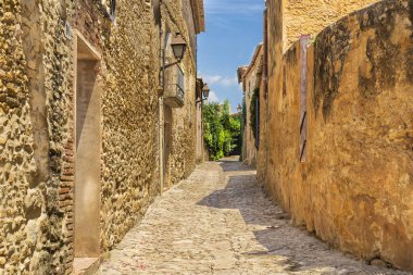 Peratallada, İspanya 'nın kuzeyindeki Katalonya eyaletinde yer alan bir şehirdir. Yüksek kalite fotoğraf
