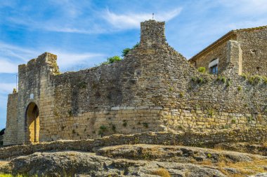 Peratallada, İspanya 'nın kuzeyindeki Katalonya eyaletinde yer alan bir şehirdir. Yüksek kalite fotoğraf