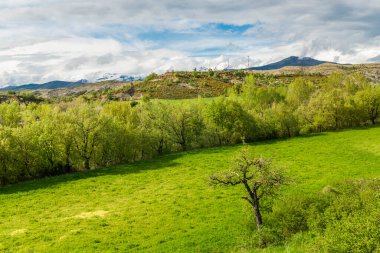 Fransız kırsalları ve Fransız Pirenesi yakınlarındaki kasabalar. Yüksek kalite fotoğraf