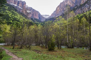 Ordesa ve Monte Perdido Ulusal Parkı - Aragonese Pireneleri. Yüksek kalite fotoğraf