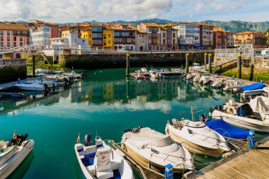 Güzel şehir Ribadesella, Asturias, İspanya. Yüksek kalite fotoğraf