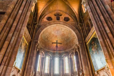 Covadonga, Asturias Prensliği 'ne bağlı Cangas de Onis belediyesinde bir cemaat. Yüksek kalite fotoğraf