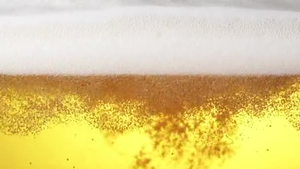 Σκηνή Ρίψης Μπύρας — Αρχείο Βίντεο