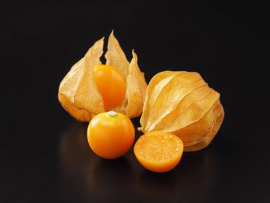 Japon bitki örtüsü siyah arkaplanda