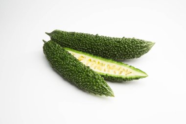  beyaz zemin üzerine Bitter kabak 