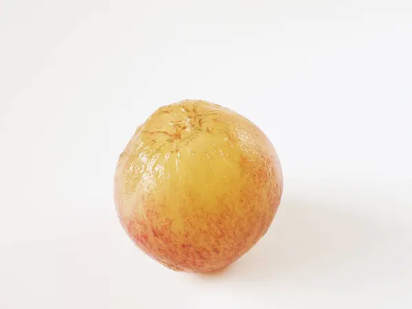 Beyaz arkaplanda pione üzümleri