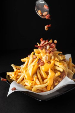 Pastırmalı patates kızartması