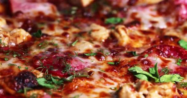 Närbild Skott Läckra Nylagad Pizza Smaklig Italiensk Pizza Högkvalitativ Film — Stockvideo