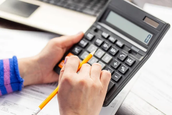 Close Young Woman Using Calculator Managing Household Monthly Budget Summarizing — Stock Photo, Image