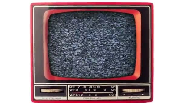 Старий Ретро Червоний Телевізор Сірим Інтерференційним Екраном Білому Тлі Високоякісні — стокове відео