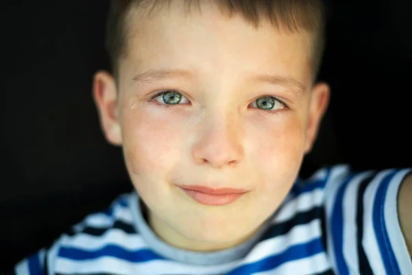 Грустное Дитя Плачет Портрет Плачущего Мальчика — стоковое фото
