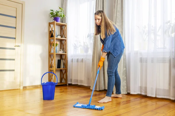 Young Woman Washes Floor Mop Living Room Cleaning Service Housework — Stock Photo, Image